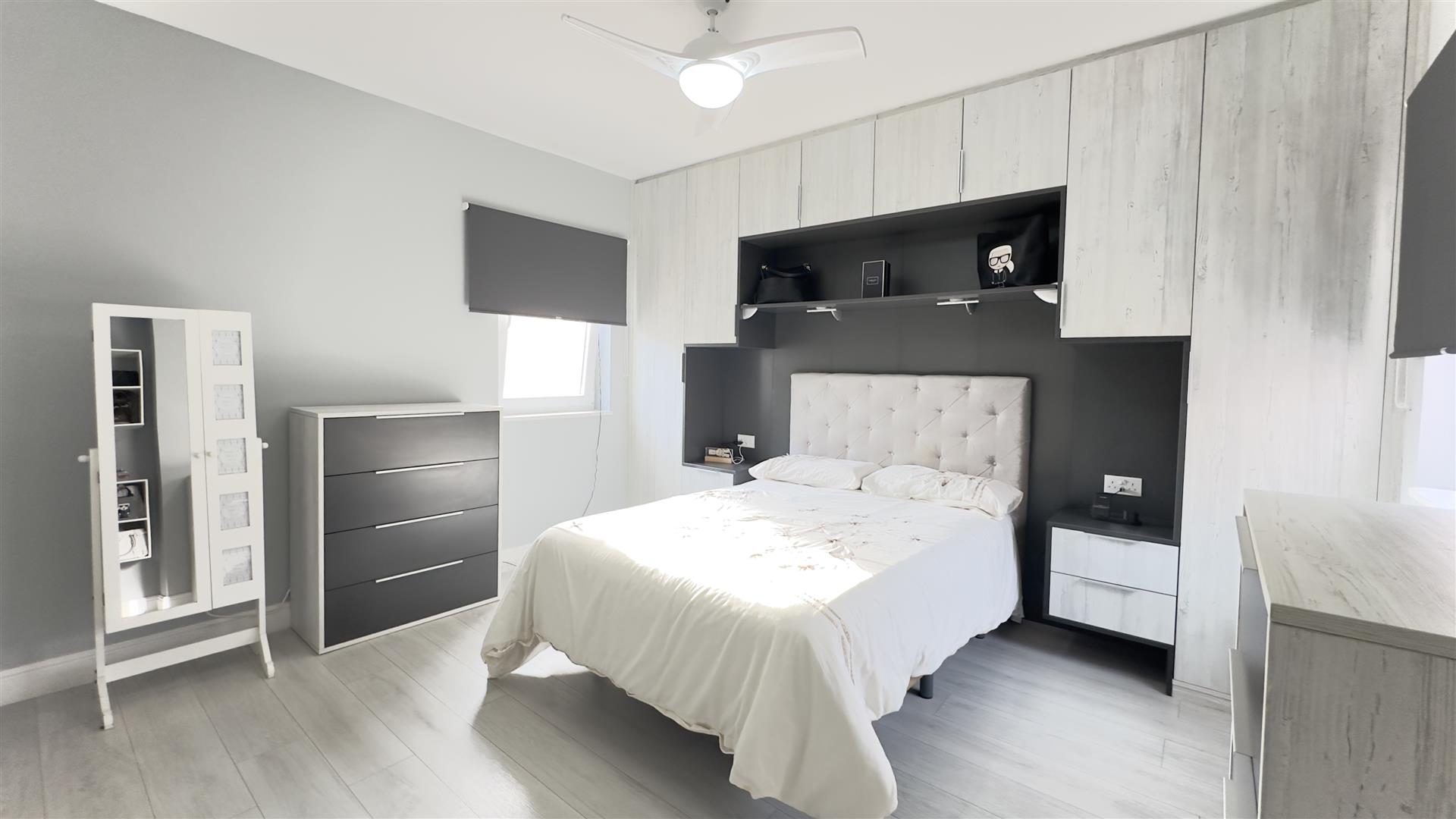 Image of Apartment - 3 Bedrooms - 1 Bathrooms for Sale in South District-Gibraltar, Image 4